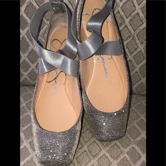 Jessica Simpson Shoes - NWOT SPARKLY BALLET FLATS IN SILVER🌺💐🌸🌷